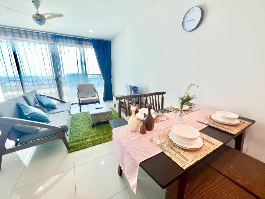 T3 1-10 Pax Trefoil 2Room Setia Alam Cozy Home Wifi Tv Exterior foto